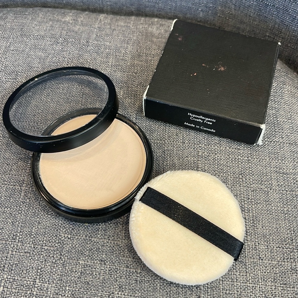 Hypoallergenic & Cruelty Free Pressed Powder “Cherub”